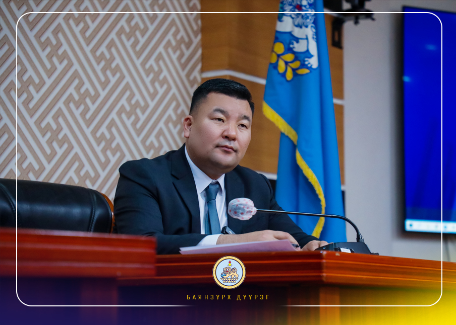 Удирдах ажилтнуудын шуурхай зөвлөгөөнд сурагчдын төлөөлөл оролцож, тулгамдаж буй асуудлаа танилцууллаа.